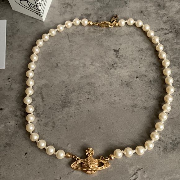 Vivienne Westwood Jewelry - :: AUTHENTIC :: Vivienne Westwood Mini Bas Relief Pearl Choker